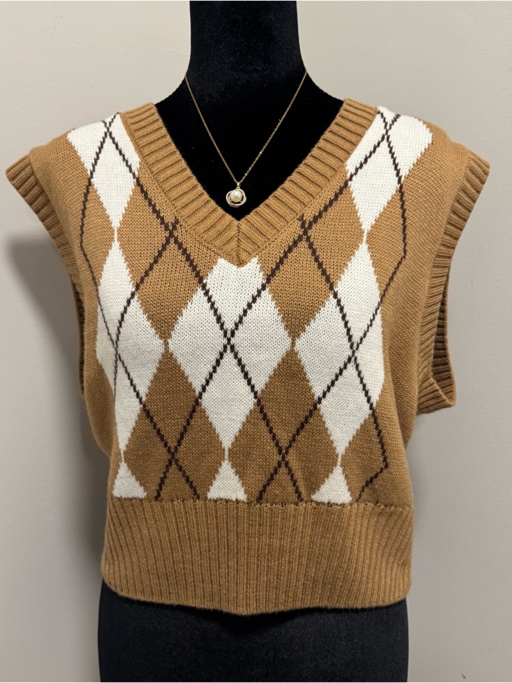 Argyle V-Neck Sweater Vest - Women